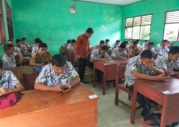 SMK Negeri 2 Kalianda Laksanakan Ujian Akhir Semester Berbasis Android, Tanpa Kertas
