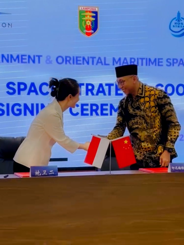 Gubernur Lampung Tandatangani Kerja Sama Strategis Pemanfaatan Satelit dengan Perusahaan Teknologi Luar Angkasa Tiongkok
