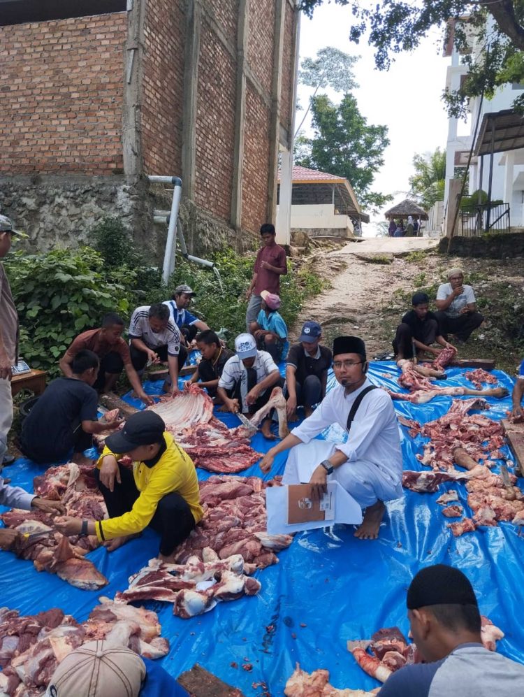 Tebar Berkah Iduladha, Pondok Tahfizh Menara Sembilan Bagikan Ratusan Paket Daging Kurban