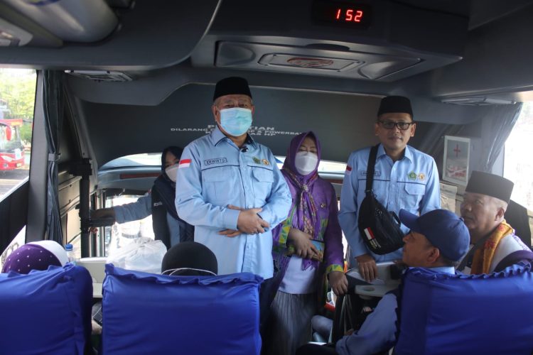 Kloter Pertama Jemaah Haji Lampung Tiba Selamat, Satu Jemaah Dirujuk ke RS Abdul Moeloek