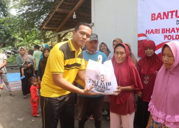 Hari Bhayangkara ke-79, Polres Lampung Selatan Tebar Kepedulian Lewat Bakti Sosial Sembako