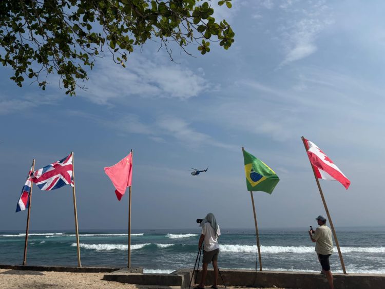 Patroli Udara Helikopter Polri Kawal Ketat Keamanan WSL Krui Pro 2025