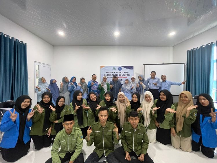 Puisi “Bus Tua” Karya Mahasiswa UMPRI Raih Terbaik dalam Workshop Menulis Puisi