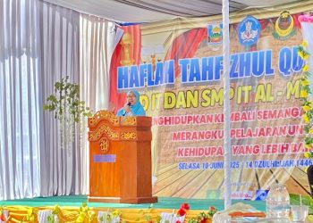Ustadzah Erna Wati Serukan Pendidikan dengan Keteladanan dalam Haflah Tahfiz Al-Mahdhuri