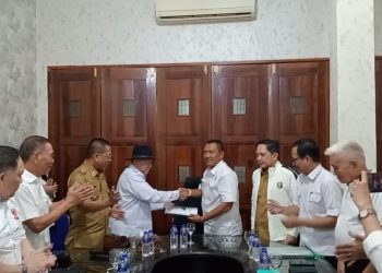 Resmi Maju, Faishol Djausal Serahkan 64 Dukungan Calon Ketua KONI Lampung