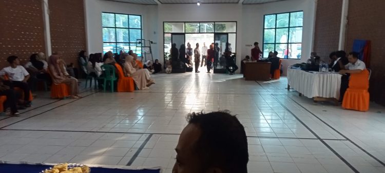 Jemput Bola Adminduk di Hanura, Disdukcapil Pesawaran Layani 300 Warga Rekam E-KTP