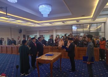 Rotasi Rasa Déjà Vu: Ganjar Kembali ke Kominfo, Saefullah Naik Jadi Staf Ahli