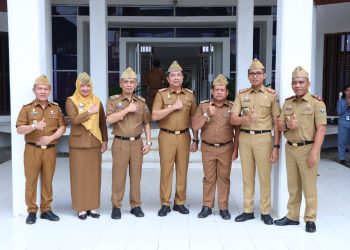 Sekda Lampung Tengah Tekankan Semangat SuperTim dalam Apel Mingguan ASN