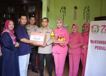 Kapolres dan Bhayangkari Pesawaran Gelar Anjangsana Humanis, Pererat Solidaritas Jelang Hari Bhayangkara ke-79