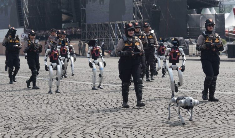 Polri Perkenalkan Robot Humanoid dan K9 di Hari Bhayangkara ke-79: Langkah Nyata Menuju Modernisasi Kepolisian