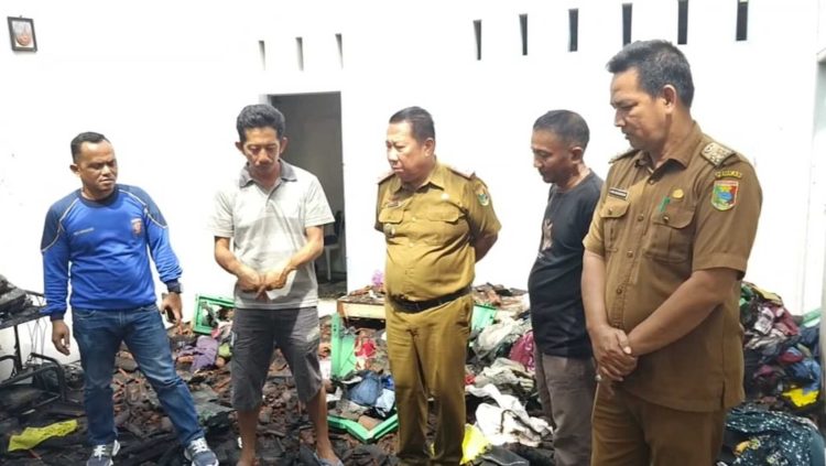 Dinsos Tanggamus Tinjau Lokasi Kebakaran Kota Agung, Serahkan Bantuan untuk Korban