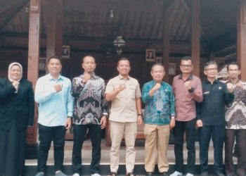10 Kandidat Direksi dan Komisaris BUMD Pringsewu Jalani Tes Wawancara Bersama Bupati Riyanto