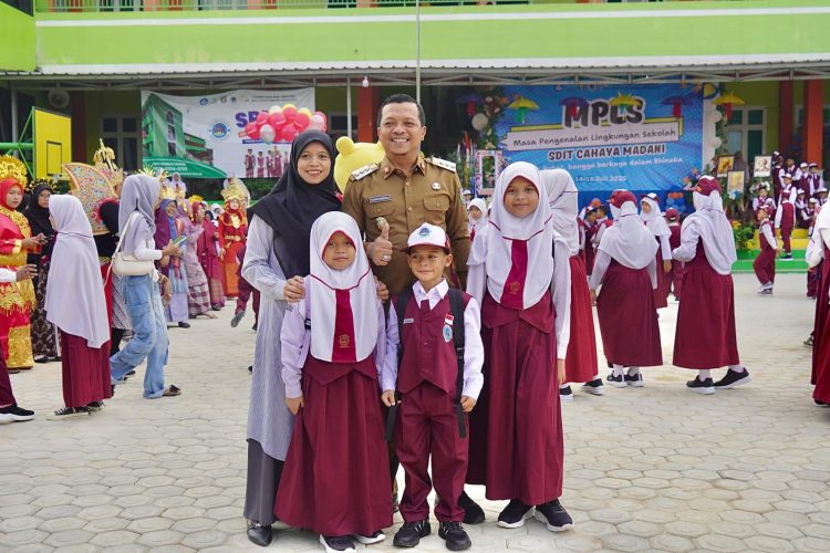 Bupati Pringsewu Contohkan Peran Ayah dalam Pendidikan Anak Lewat GATI 2025