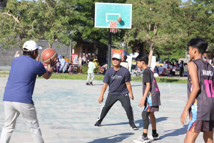 Bupati Ardito Resmikan Car Free Day Perdana di Lampung Tengah, Warga Antusias Padati Tugu Pepadun