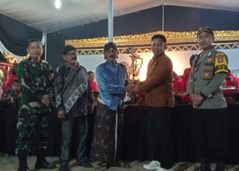 Meriah dan Sakral, Pekon Margadadi Gelar Wayang Kulit Semalam Suntuk dalam Tradisi Bersih Desa