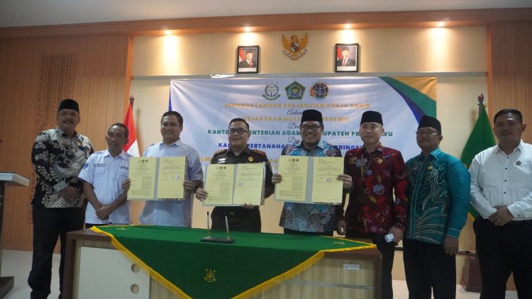 Tiga Lembaga di Pringsewu Resmi Bentuk Tim Terpadu Percepatan Sertifikasi Tanah Wakaf
