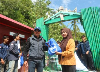 Sinergi UBL dan Pemkab Pesawaran: Mahasiswa Turun ke Pesisir Tanam Mangrove untuk Lampung Berkelanjutan
