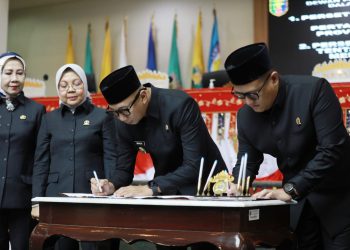 Lampung Mantapkan Arah Pembangunan 2025–2029: Raperda APBD 2024 dan RPJMD Resmi Disahkan