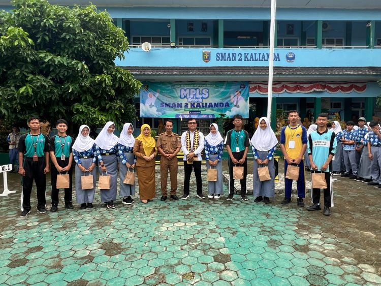Kepala BNNK Lampung Selatan Pimpin Apel dan Serahkan Penghargaan di SMAN 2 Kalianda: Dorong Pelajar Jadi Garda Terdepan Perangi Narkoba