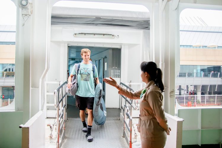 ASDP Imbau Penumpang Isi Manifest Sesuai Identitas dan Beli Tiket Online