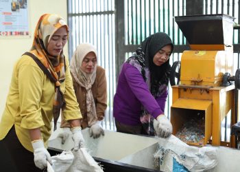 Proyek Tol Bakter Giatkan Ketahanan Pangan, Daur Ulang Plastik Jadi Modal Ekonomi Warga