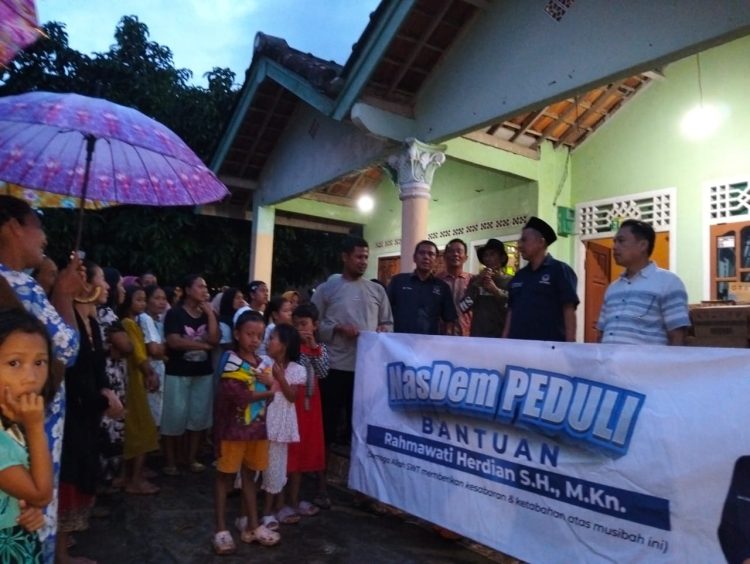Partai NasDem Turun Langsung Bantu Korban Banjir di Gunung Doh dan Banding, Warga Antusias