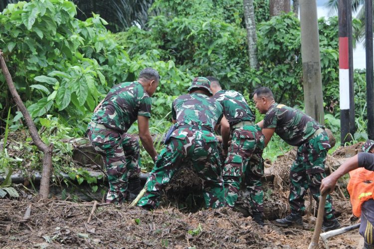 Brigif 4 Marinir/BS Tanggap Longsor di Pesawaran, Bukti Nyata Kepedulian TNI AL untuk Warga