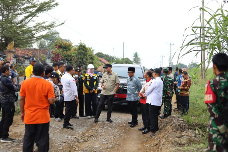 Gubernur Lampung dan Bupati Lamteng Tinjau Jalan Strategis Rukti Harjo Raman Utara: Dorong Akses dan Ekonomi Warga