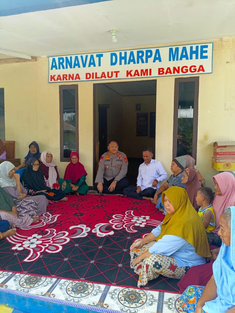 Sat Polairud Polres Lamsel Sapa Warga Pesisir, Tebar Tali Asih dan Pesan Kamtibmas