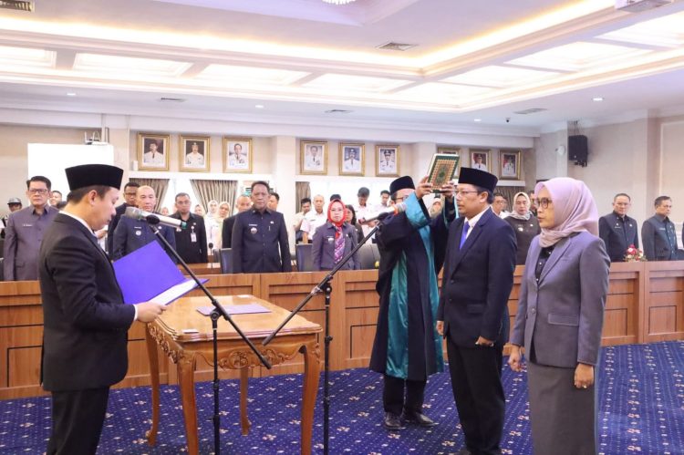 Gubernur Lampung Lantik Dua Pejabat Tinggi, Dorong Akselerasi Program Pangan dan Pembangunan
