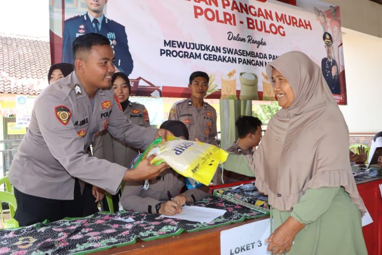 Polda Lampung Gelar Gerakan Pangan Murah, Puluhan Ton Beras Disalurkan ke Masyarakat