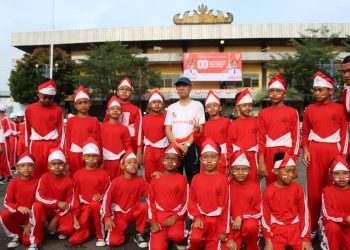 Lomba Gerak Jalan SD/MI HUT RI ke-80 di Lampung Utara, Wakil Bupati Romli Resmi Buka