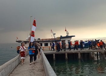 Lampung Catat Sejarah, Kibarkan Bendera Merah Putih di Atas Permukaan Laut