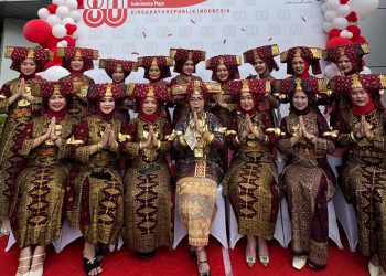 IKBL Tampil Memukau dengan Siger Mighul, Angkat Budaya Lampung di HUT RI ke-80