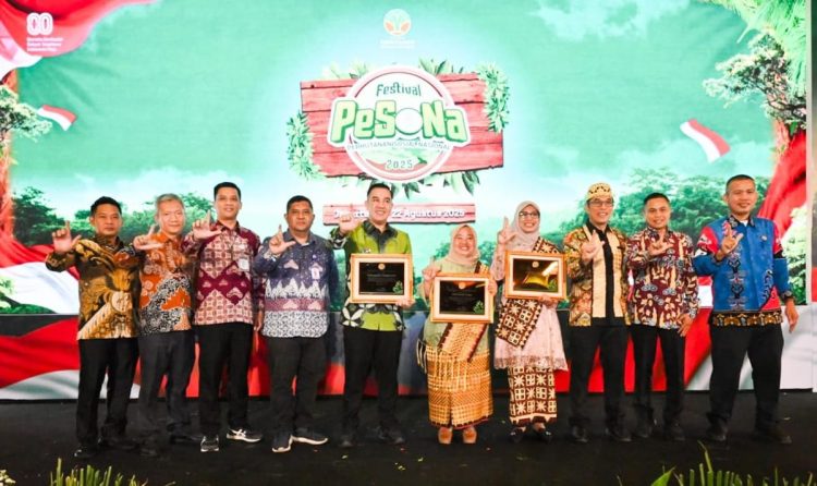 Konsistensi Menjaga Lingkungan, Kabupaten Pesawaran Raih Penghargaan PESONA 2025