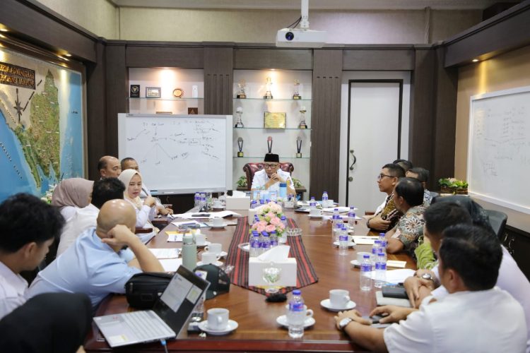 Pemprov Lampung Bergerak Cepat Kendalikan Harga Minyak Goreng Rakyat Melalui Rapat Koordinasi