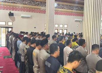 Kapolda Lampung Turut Berduka, Gelar Sholat Gaib dan Perkuat Komunikasi dengan Komunitas Ojol