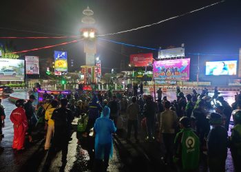 Polresta Bandar Lampung dan Komunitas Ojol Gelar Doa Bersama untuk Affan Kurniawan di Tugu Adipura, Tegaskan Solidaritas dan Kedamaian