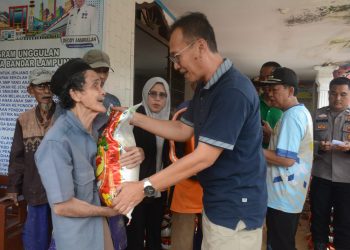 Pemkot Bandar Lampung Salurkan Bantuan Beras, Warga Terdampak Banjir Rasakan Kepedulian Pemerintah