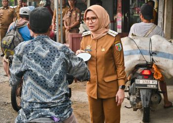 Bupati Pesawaran Tinjau Progres Perbaikan Jalan Kubu Batu – Kota Jawa di Way Khilau, Target Rampung Oktober 2025