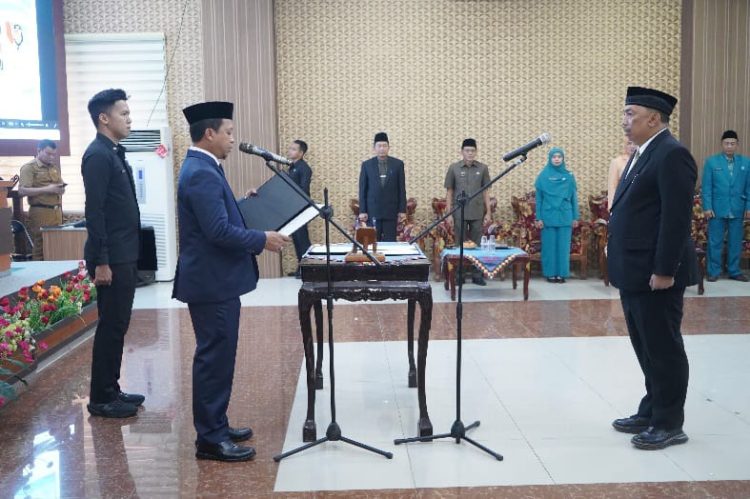 Bupati Pringsewu Lantik M. Andi Purwanto sebagai Sekretaris Daerah, Tekankan Profesionalisme dan Reformasi Birokrasi