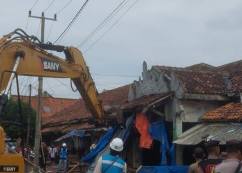 Revitalisasi Pasar Dekon Kotabumi: Lapak Pedagang Tradisional Dibongkar Paksa, Warga Waswas Janji Pengembang