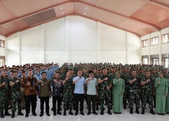 Wabup Lampung Selatan Dampingi Pangdam XXI/Radin Inten Ziarah dan Tanamkan Semangat Kebangsaan di Generasi Muda