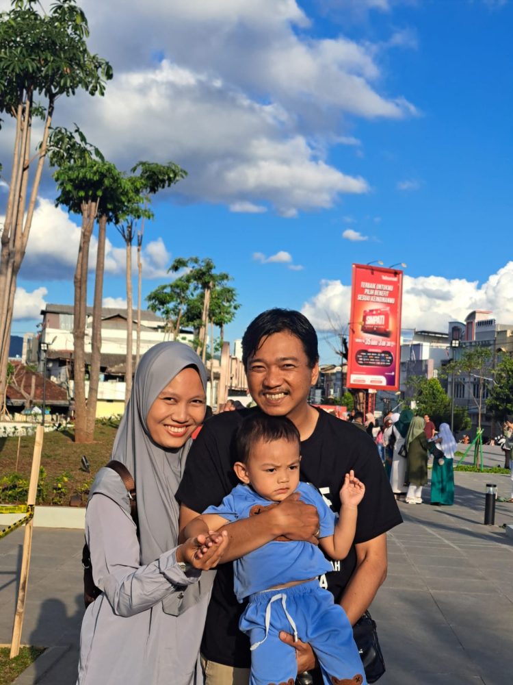 Brutal dan Liar! Puisi Satir Penyair Muda Bandar Lampung Bongkar Luka Pendidikan Ilegal