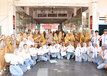 Jadi Pembina Upacara di SMA 1 Kotabumi, Kapolres Lampung Utara Ingatkan Bahaya Kenakalan Remaja yang Bisa Hancurkan Masa Depan