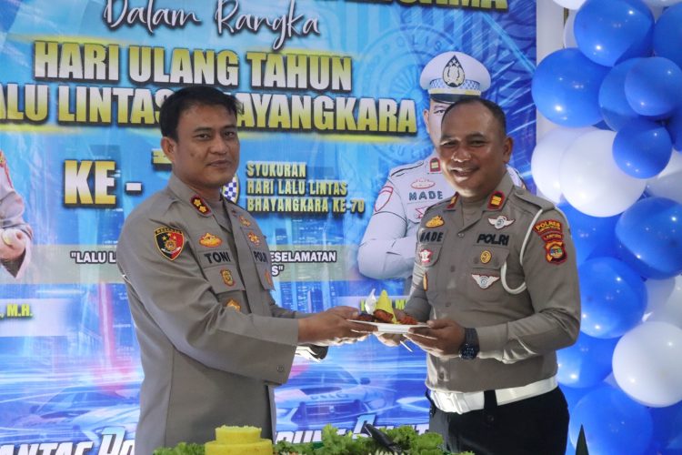 HUT Lalu Lintas Bhayangkara ke-70: Polres Lampung Selatan Bikin Haru, Santuni Anak Yatim dan Pocil Raih Juara!