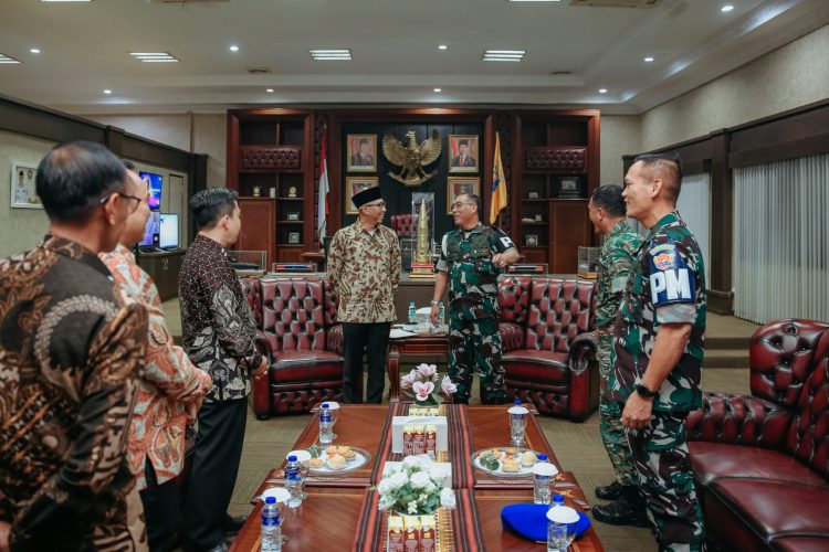 Gubernur Lampung Rahmat Mirzani Djausal Resmi Jadi Warga Kehormatan Korps Polisi Militer TNI AD, Sinergi Pertahanan Daerah Makin Kuat
