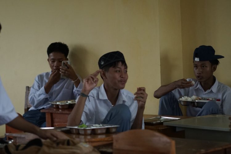 Heboh! SMA Siger 2 Bentukan Eva Dwiana Terima MBG Meski Belum Terdaftar Dapodik, Publik Pertanyakan Skandal Baru Pendidikan