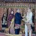Bupati Pringsewu & Istri Dianugerahi Gelar Adat Kerajaan Sekala Brak, Sinergi Budaya dan Pemerintahan Diperkuat