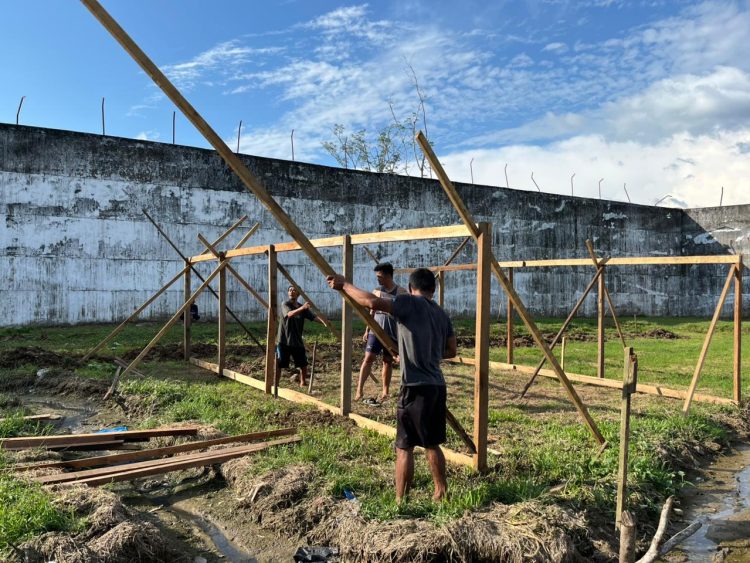Lapas Dharmasraya Genjot Kemandirian Warga Binaan, Bangun Kandang Bebek Bernilai Ekonomi